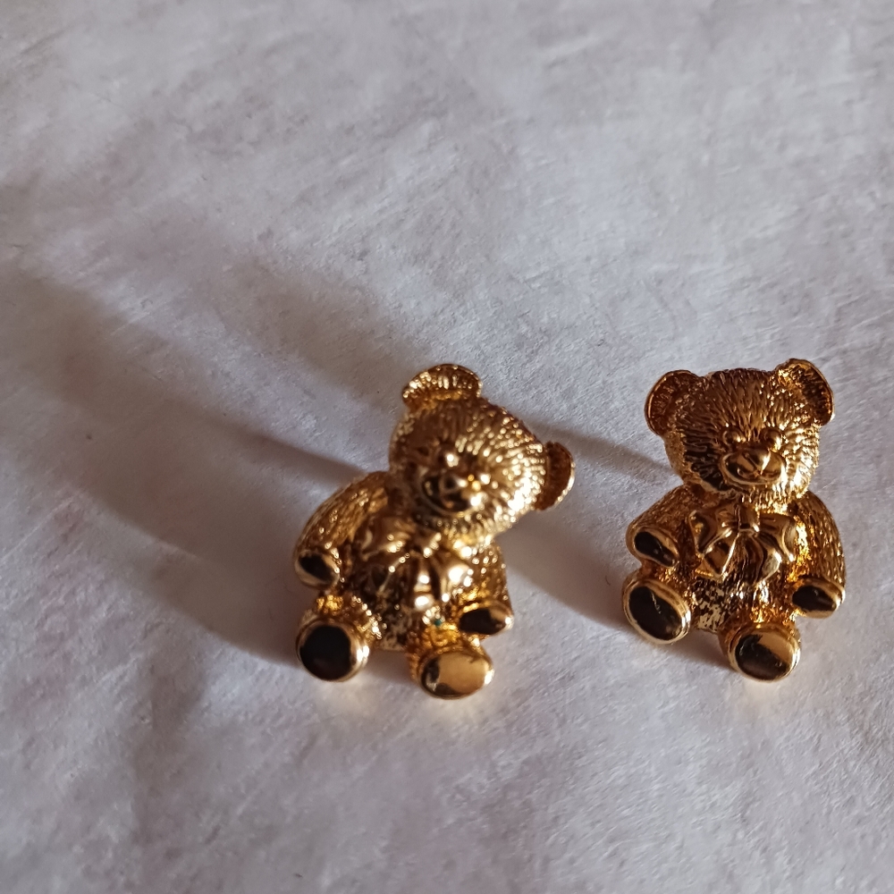 Vtg. Gold Tone Teddy Bear Earrings with Bows 1.25" tall EXCELLENTBo